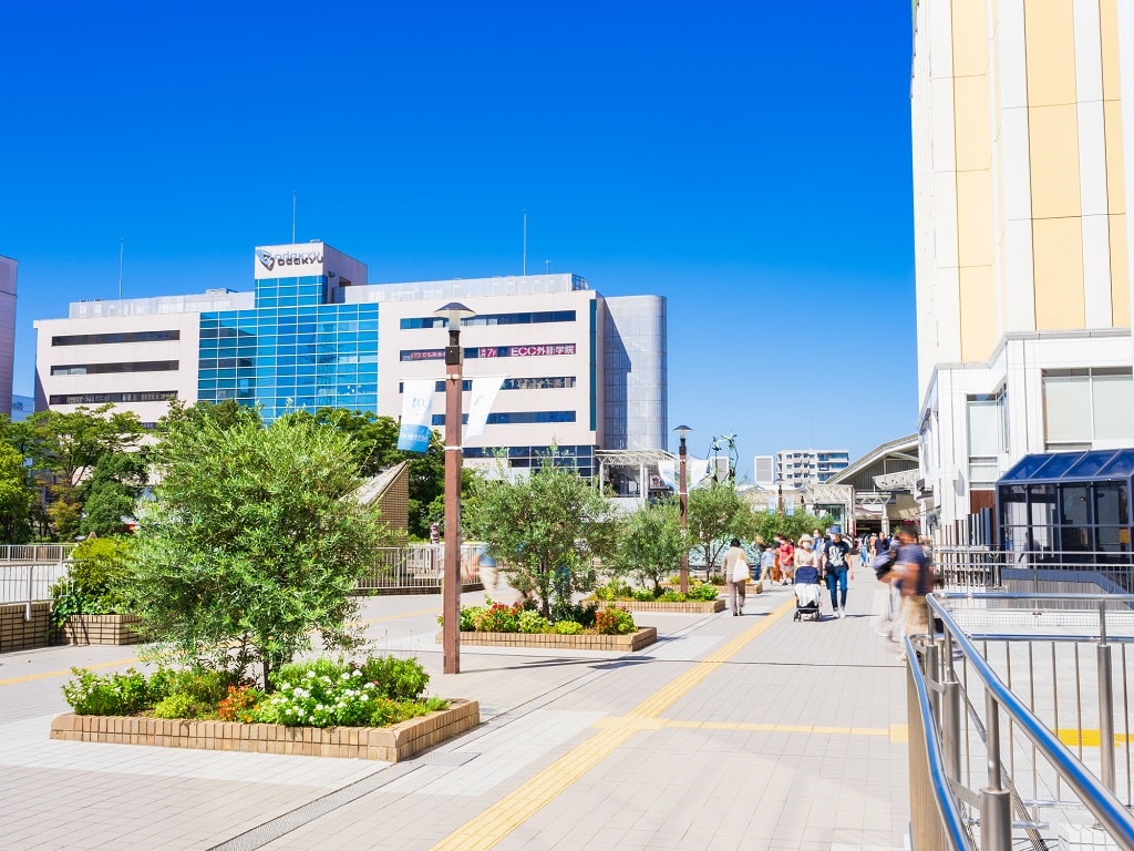 駅周辺に集約された公共施設と買い物環境